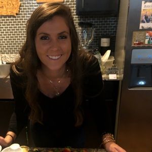 Meet your Posher, Caroline